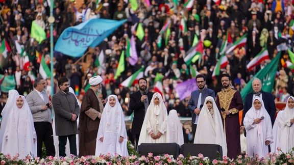 احمد وحیدی، وزیر کشور: مراسم افطاری سازمان تبلیغات در استادیوم آزادی کار بسیار بزرگی بود