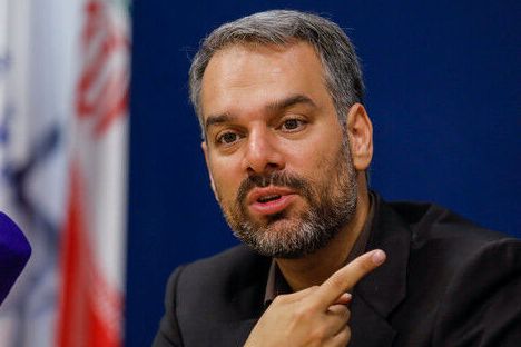 نماینده مرودشت: اگر به قیمت بنزین دست بزنیم شئونات مردم به هم میریزد و اعتراض میکنند