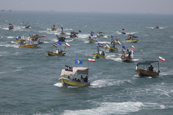 سفیر سابق بریتانیا در یمن: زمان غرق کردن قايقهای سپاه پاسداران فرا رسيده است