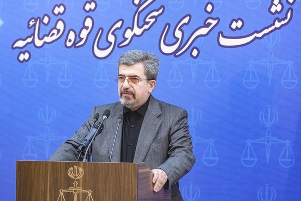 القضاء الإيراني يؤيد حكم الإعدام ضد معارض مزدوج الجنسية ويتهم صحافيتين بالتعاون مع أميركا