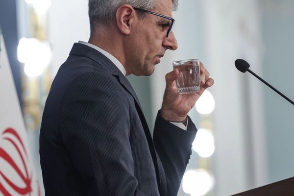 الخارجية الإيرانية: غروسي يدرك سلمية برنامجنا النووي.. وتصريحاته تمهد لهجوم محتمل