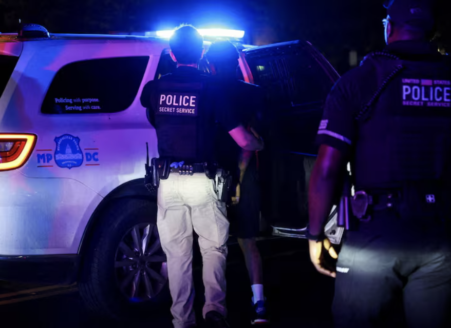 دولت ترامپ به‌طور موقت از فرماندهی پلیس واشینگتن چشم پوشید