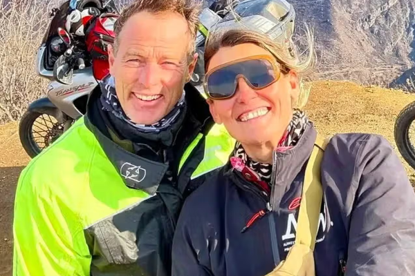 پسر زوج بریتانیایی بازداشتشده در ایران: آنها گرفتار بنبست دیپلماتیک شدهاند