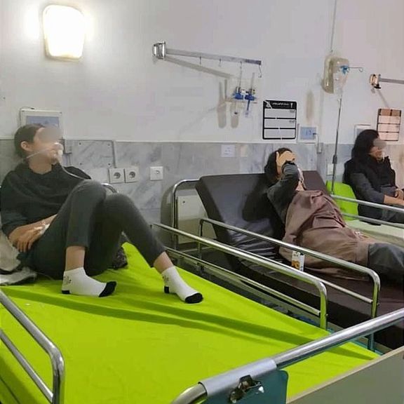 حمله شیمیایی به دستکم ۱۲ مدرسه و مسموم کردن دختران دانشآموز در چند شهر ایران در روز شنبه