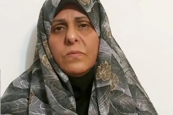 بتهمة "إهانة خامنئي".. الحكم على ناشطة إيرانية وشقيقيها بالسجن فترات طويلة