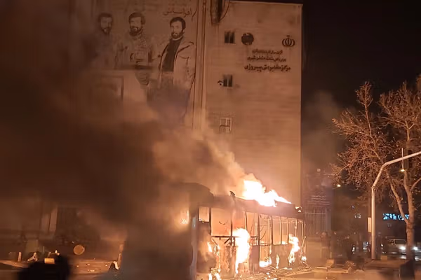 بهکارگیری کودکان مسلح در سرکوب اعتراضات؛ روایتهایی تازه از ملایر، لاهیجان و فردیس