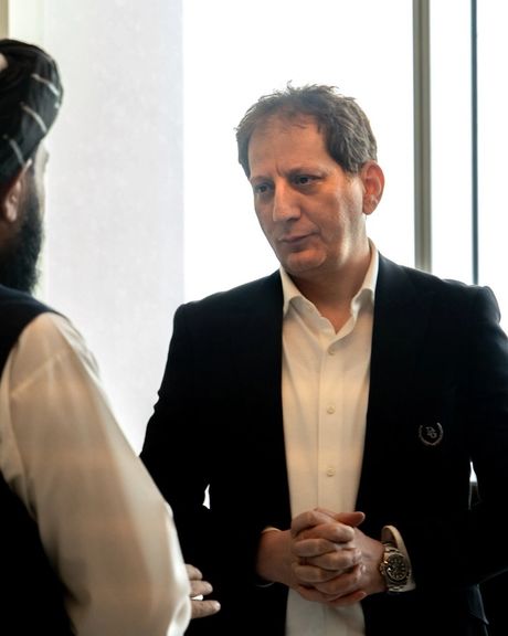 پس انتشار تصویری از بابک زنجانی قوه قضاییه گفت او در مرخصی است