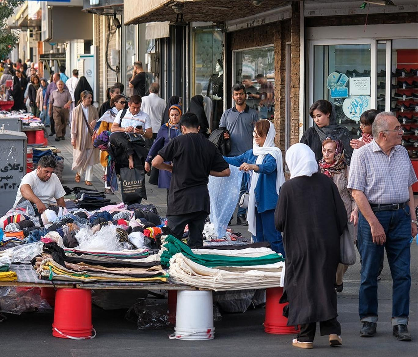 ایرنا: قطعی اینترنت به افزایش دستفروشی منجر شده است