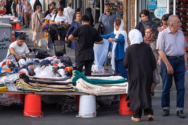 ایرنا: قطعی اینترنت به افزایش دستفروشی منجر شده است