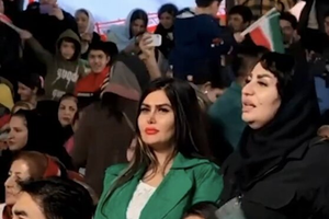 جشن حکومتی جنگ ۱۲ روزه با حضور زنانی بدون حجاب اجباری برگزار شد