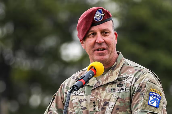 قائد القيادة المركزية الأميركية في طريقه إلى إسرائيل