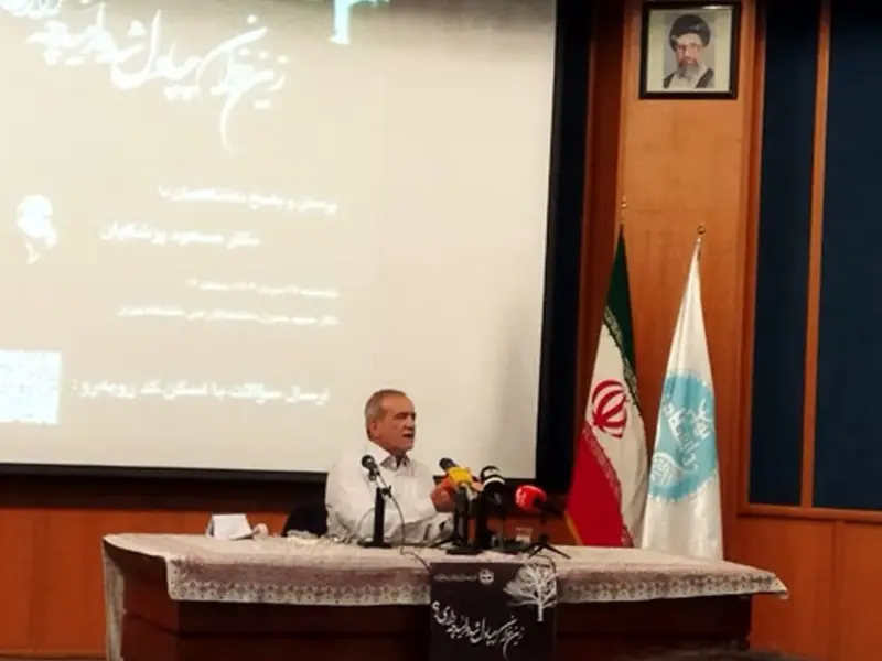 مرشح الإصلاحيين للانتخابات الرئاسية الإيرانية يطالب بعدم إهانة خامنئي 