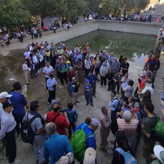 شهروندان سنندج با تجمع و راهپیمایی به اخراج و تبعید معلمان اعتراض کردند