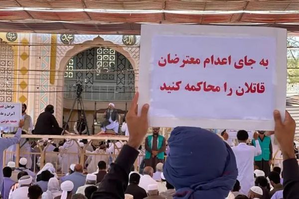 مقرب لنظام طهران في اجتماع سري: الأمن قتل المحتجين بزاهدان وقدم تقارير مفبركة حول الحادثة