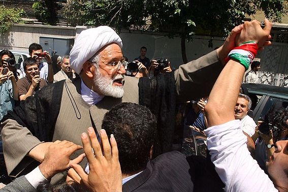 روزنامههای اصولگرا کروبی را به «عقدهگشایی» و «فتنه مجدد» متهم کردند