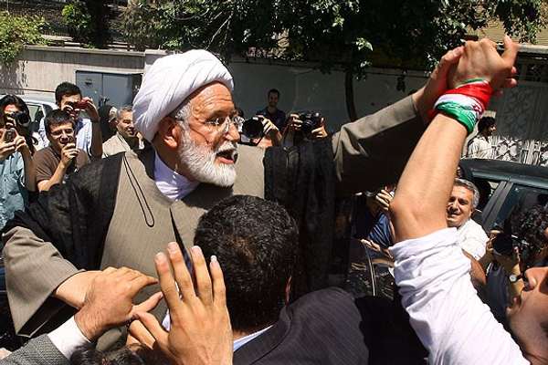 روزنامههای اصولگرا کروبی را به «عقدهگشایی» و «فتنه مجدد» متهم کردند