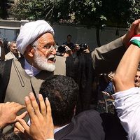 روزنامههای اصولگرا کروبی را به «عقدهگشایی» و «فتنه مجدد» متهم کردند