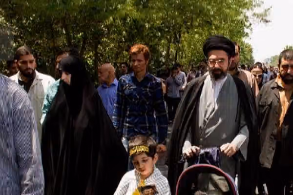 زاکانی: مجتبی خامنهای هنگام حمله در خانه همراه همسرش بود
