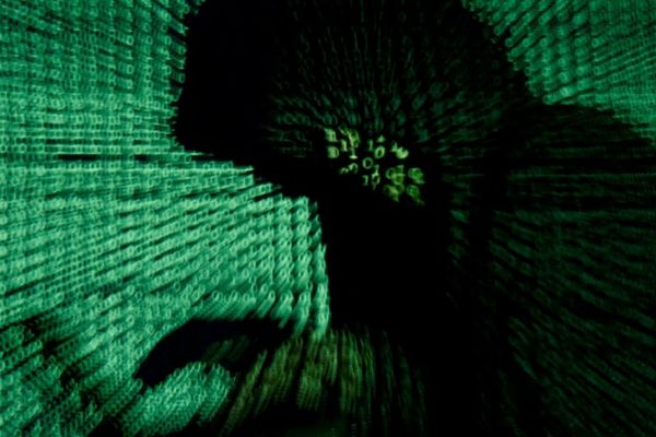 تستهدف معارضي النظام داخل وخارج إيران..واشنطن تكشف مجموعة قرصنة تابعة للمخابرات الإيرانية