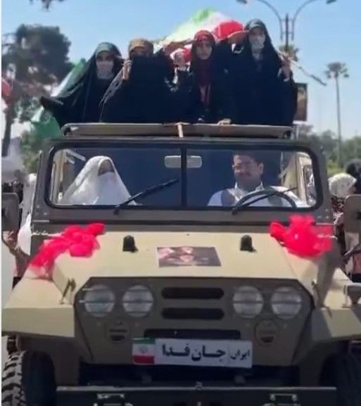 معاون فرهنگی سپاه تهران: برای عروسی «زوج‌های جان‌فدا» جیپ‌های نظامی را گل‌کاری می‌کنیم