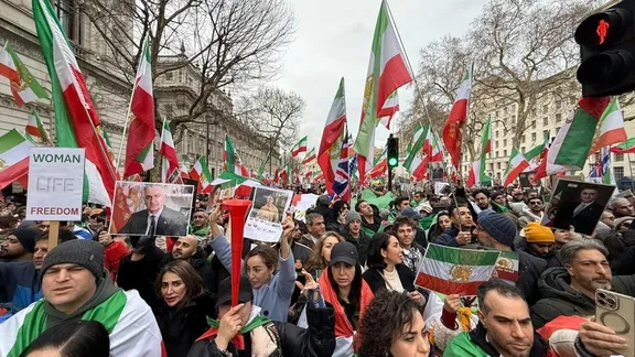 ایرانیان از استرالیا تا آمریکا، در حمایت از انقلاب ملی ایران به خیابانها آمدند