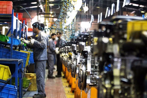 Iran economy contracts despite modest oil growth as inflation and rial slide