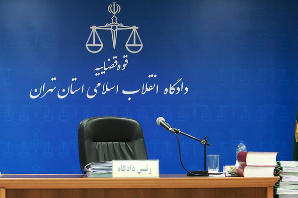 جمهوری اسلامی روزنامهنگاران و فعالان مدنی را درباره واکنش به مکانیسم ماشه تهدید کرد