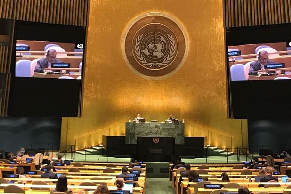 سفير إيران بالأمم المتحدة:إيران ملتزمة بالاتفاق النووي بشرط التزام الشركاء ورفع العقوبات