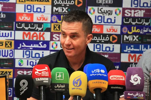 نیمه شب و پس از برد حیاتی؛ اوسمار ویرا پیشقرارداد امضا کرد و سرمربی پرسپولیس شد