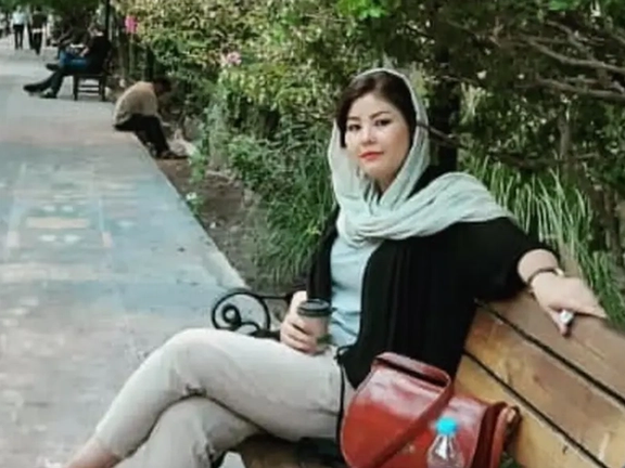 کبری غلامی، پژوهشگر افغان، پس از دریافت تذکر حجاب از ایران اخراج شد