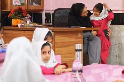 الحكومة تنفي وفيديوهات الاستقالة تؤكد.. معلمو إيران يتركون مهنتهم احتجًاجًا على ظروف العمل