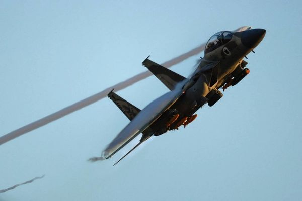 كيف اخترقت الصواريخ الإسرائيلية خطوط الدفاع الجوي الإيرانية لضرب أصفهان؟