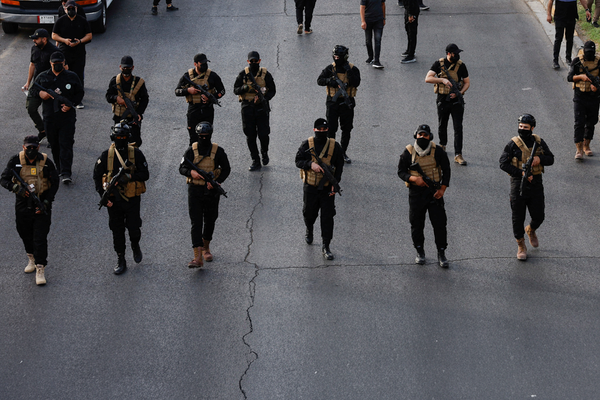 "وول ستريت جورنال": واشنطن توقف إرسال الدولار إلى العراق لتحجيم وكلاء طهران