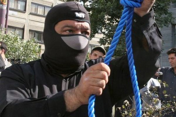 "حقوق الإنسان" الإيرانية: 2541 تجمعًا وإضرابًا وزيادة في اعتقال العمال والأقليات في 2021