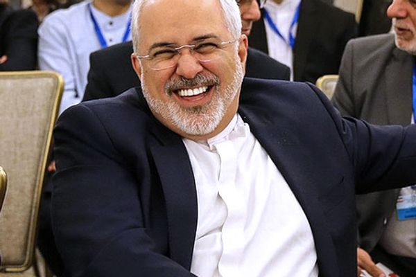 وزير الخارجية الإيراني السابق يصف تسريب ملف مقابلته بـ"المؤامرة".. ويستبعد ضبط المتورطين