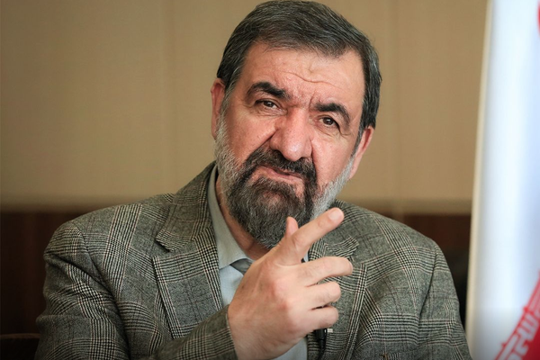 أمين مجلس الأمن القومي الإيراني: الولايات المتحدة لجأت إلى "الحصار الجوي" بدافع اليأس