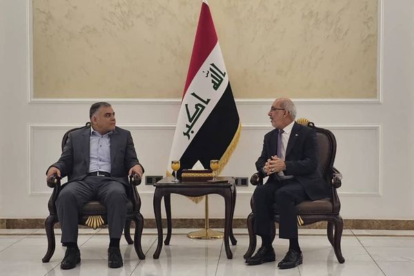 لتخفيف ضغط العقوبات على طهران.. وزير النفط الإيراني يبحث بالعراق "التعاون في مجال الطاقة"