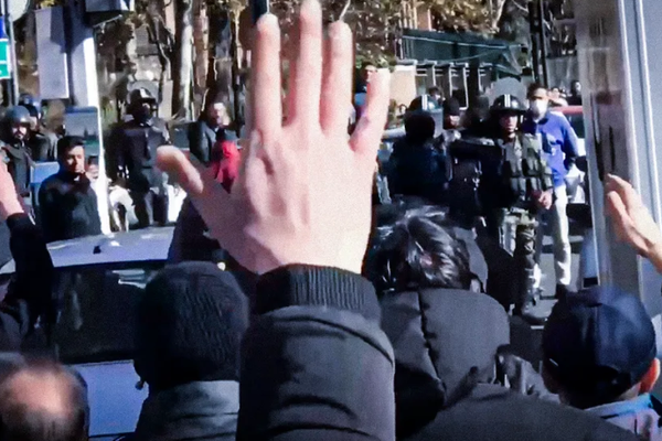 الخارجية الإسرائيلية: غضب الإيرانيين يتصاعد ضد نظام أهدَر أموالهم لدعم الإرهاب