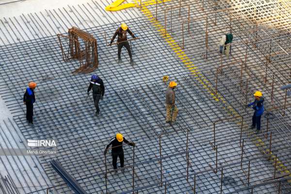 Corruption And Mismanagement Drive Workers To Suicide In Iran