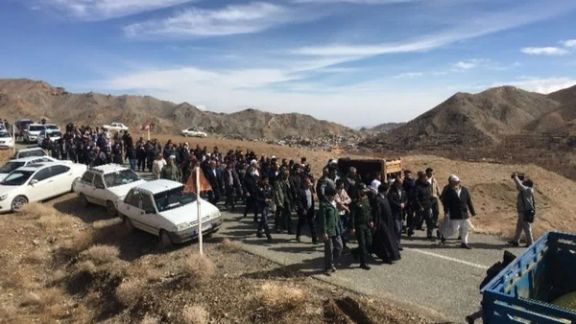 پیکر امیرمحمد خالقی در روستای درمیان استان خراسان جنوبی تشییع و به خاک سپرده شد