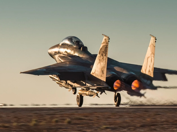 دهها جنگنده اسرائیل در همراهی با جتهای آمریکا واکنش به حملات حوثیها را آغاز کردند