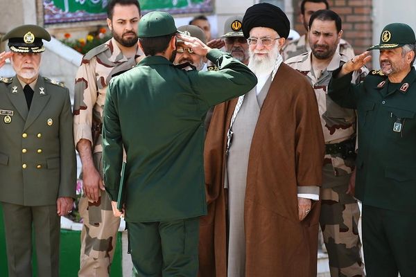 نیوزویک: در نشست کشورهای عربی و اسلامی در قطر ایران و مصر پیشنهاد تشکیل ناتوی اسلامی دادند
