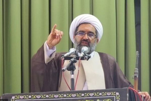 غموض حول أسباب قتل رجل دين إيراني عقب صلاة الجمعة