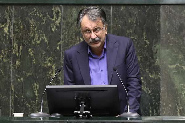 دبیر کمیسیون برنامه و بودجه مجلس: گران شدن بنزین موجب افزایش قیمت سایر کالاها خواهد شد
