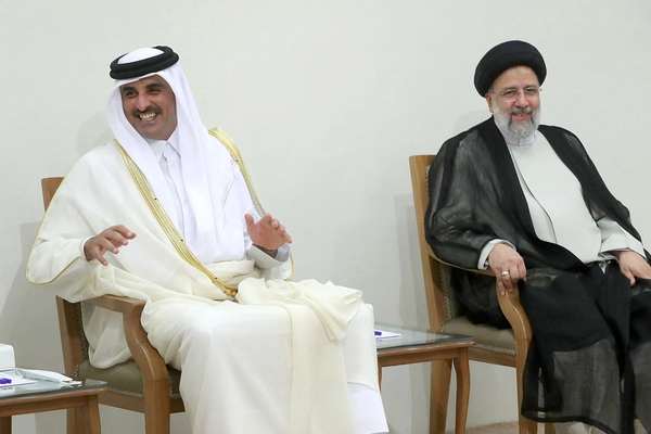 Qatari Emir Meets With Khamenei, No Mention Of Nuclear Issue