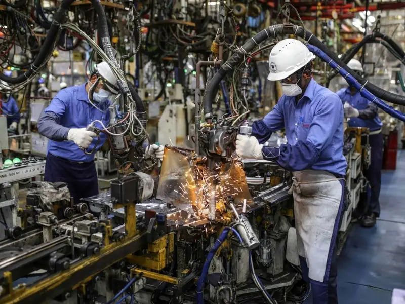 عبدالناصر همتی: فقدان حکمرانی مناسب مشکل اساسی سه دهه اخیر اقتصاد ایران است