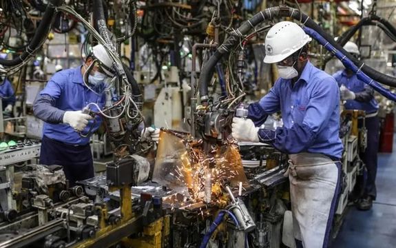 عبدالناصر همتی: فقدان حکمرانی مناسب مشکل اساسی سه دهه اخیر اقتصاد ایران است