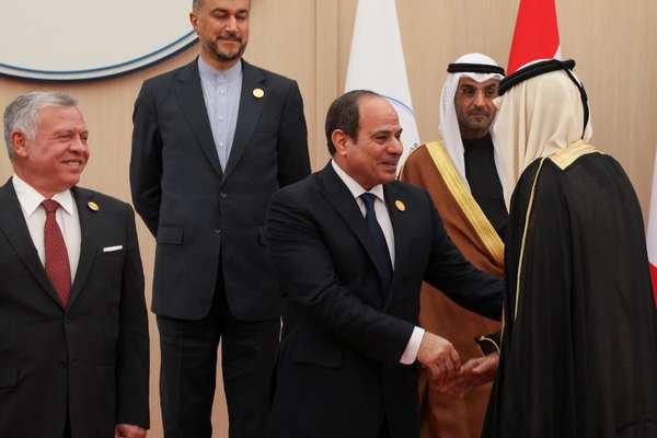 Iran, Saudi Arabia Attend Regional Summit, With Little Progress