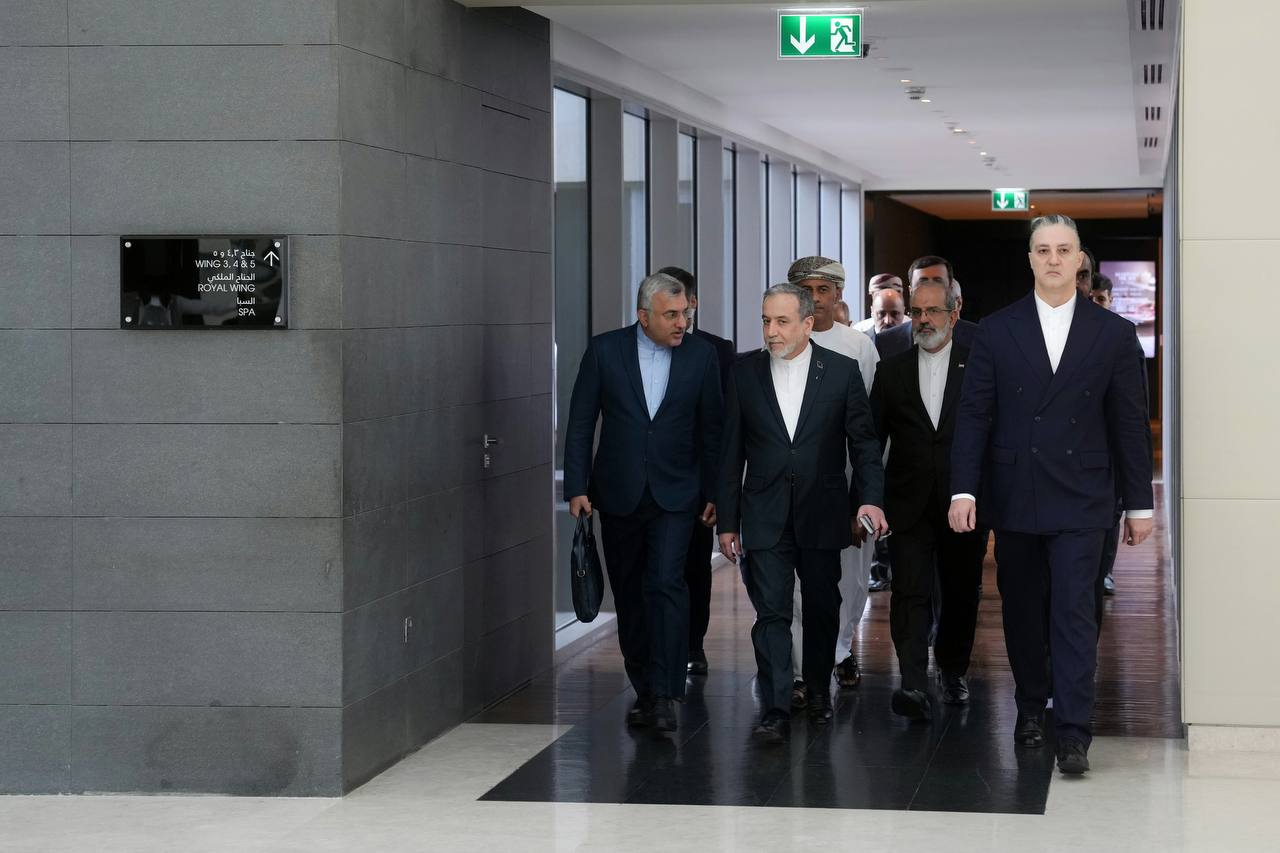 عباس عراقچی به محل مذاکره با آمریکا رفت