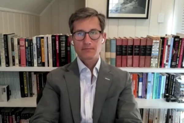 نائب مدير معهد الأمن القومي اليهودي الأميركي يطالب بتدمير المنشآت النووية الإيرانية